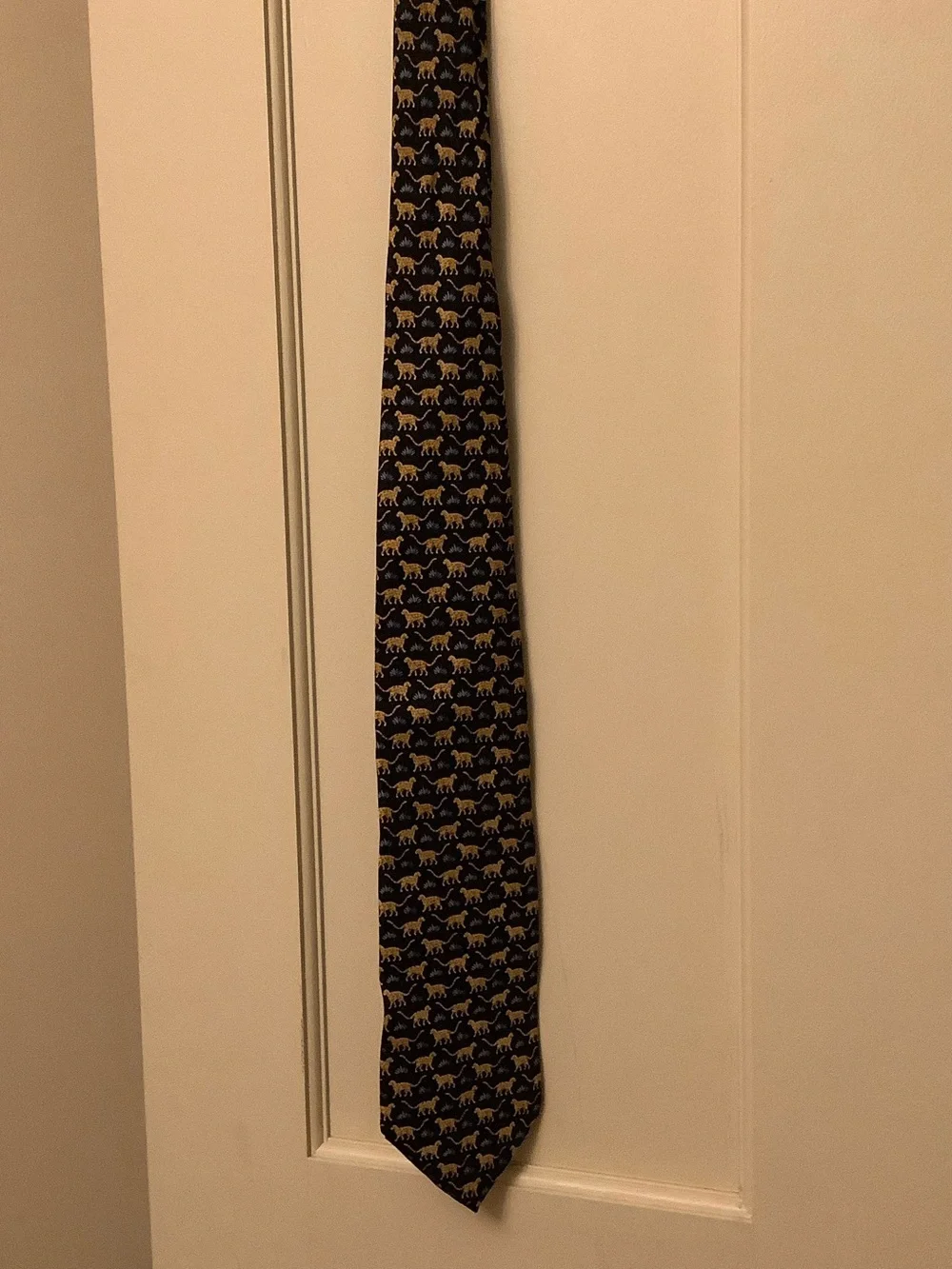 Brooks Brothers Black Silk Tie with Gold Leopard Motif - Picture 4 of 4